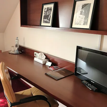 Atrium Hotel
