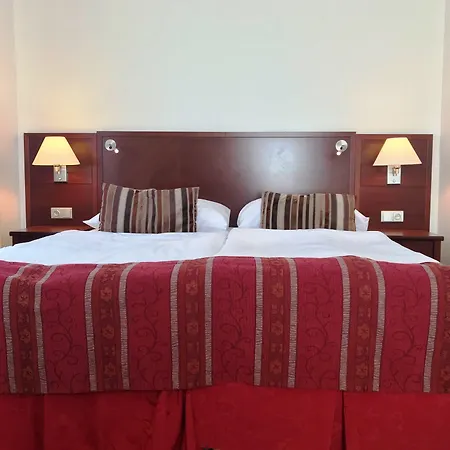 Atrium Hotel