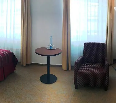 Atrium 3*