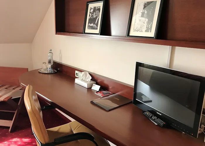 Atrium Hotel